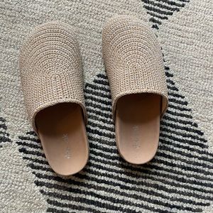 The sak woven clogs